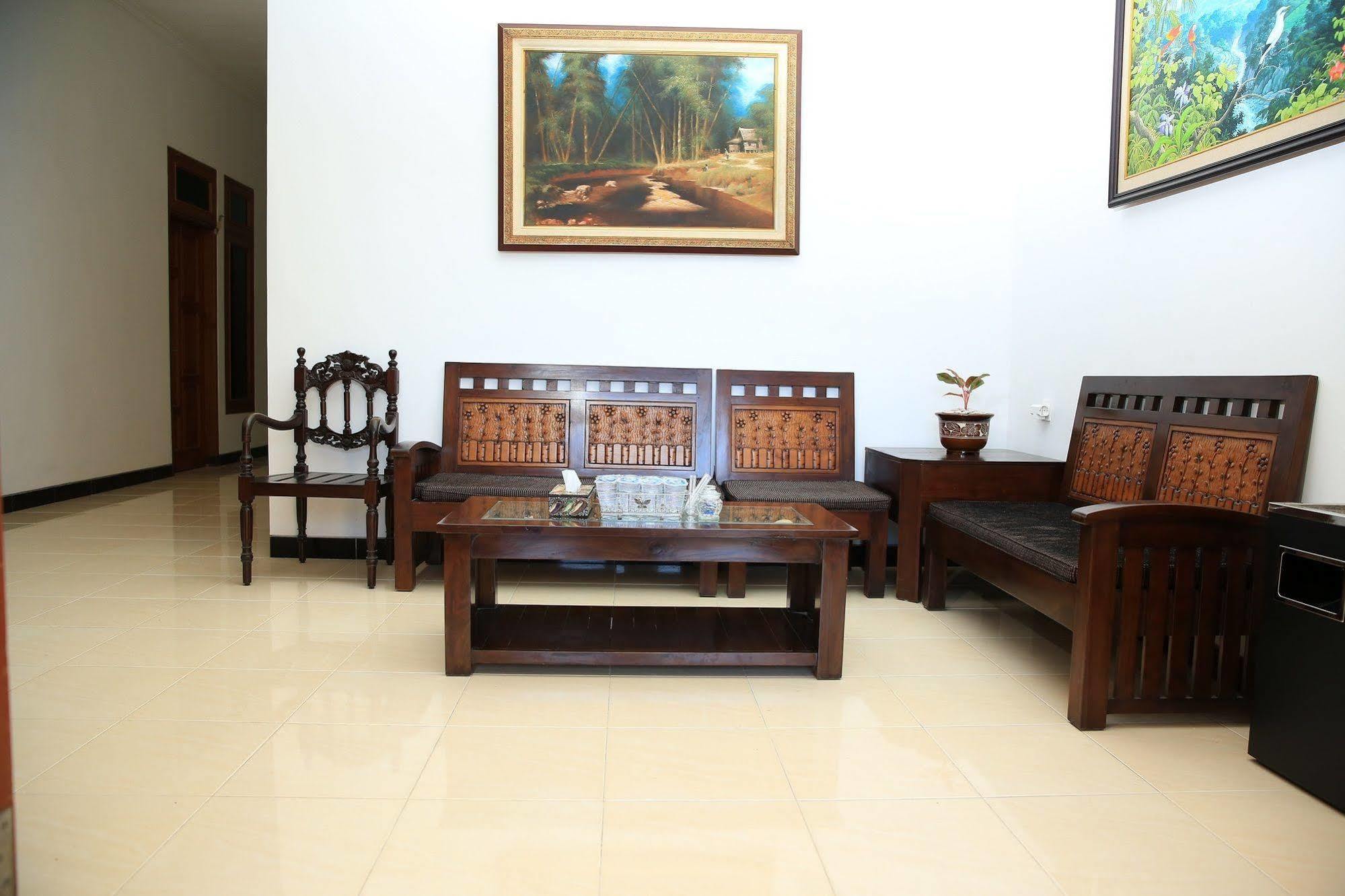 Puri Kusuma Guest House Selemadeg Exteriér fotografie